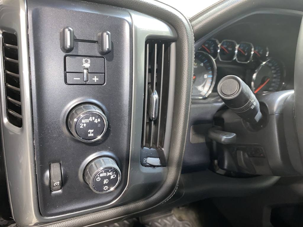 Thumbnail: 2018 Chevrolet Silverado 1500 - 13