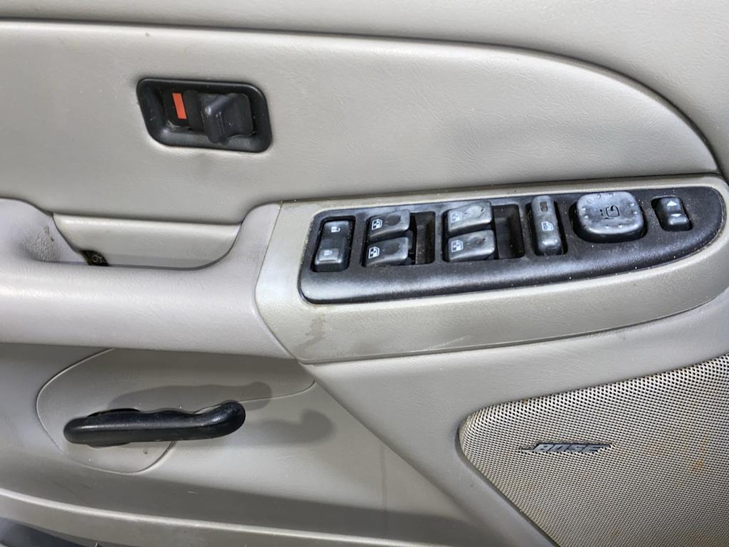 Thumbnail: 2005 Chevrolet Avalanche 1500 - 23