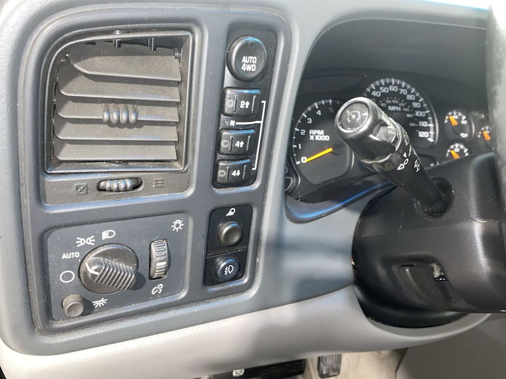 Thumbnail: 2005 Chevrolet Avalanche 1500 - 24