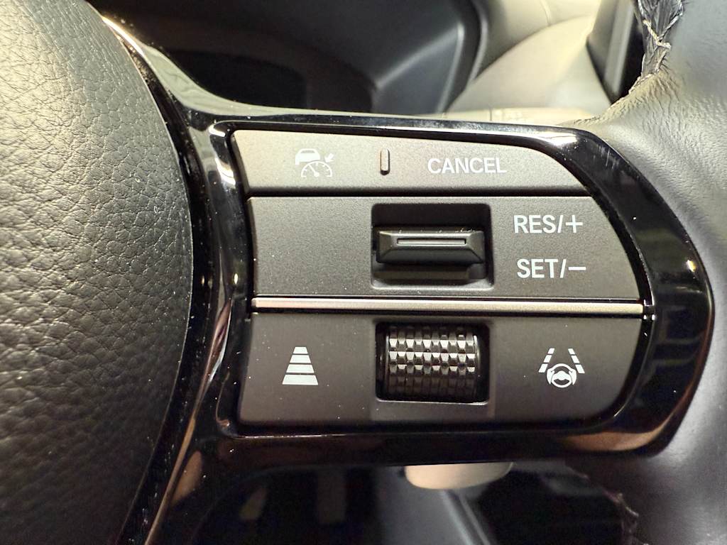 2025 Acura ADX  23