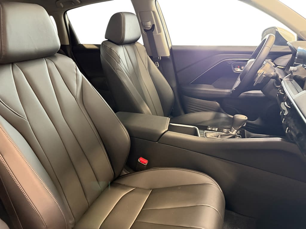 2025 Acura ADX  12