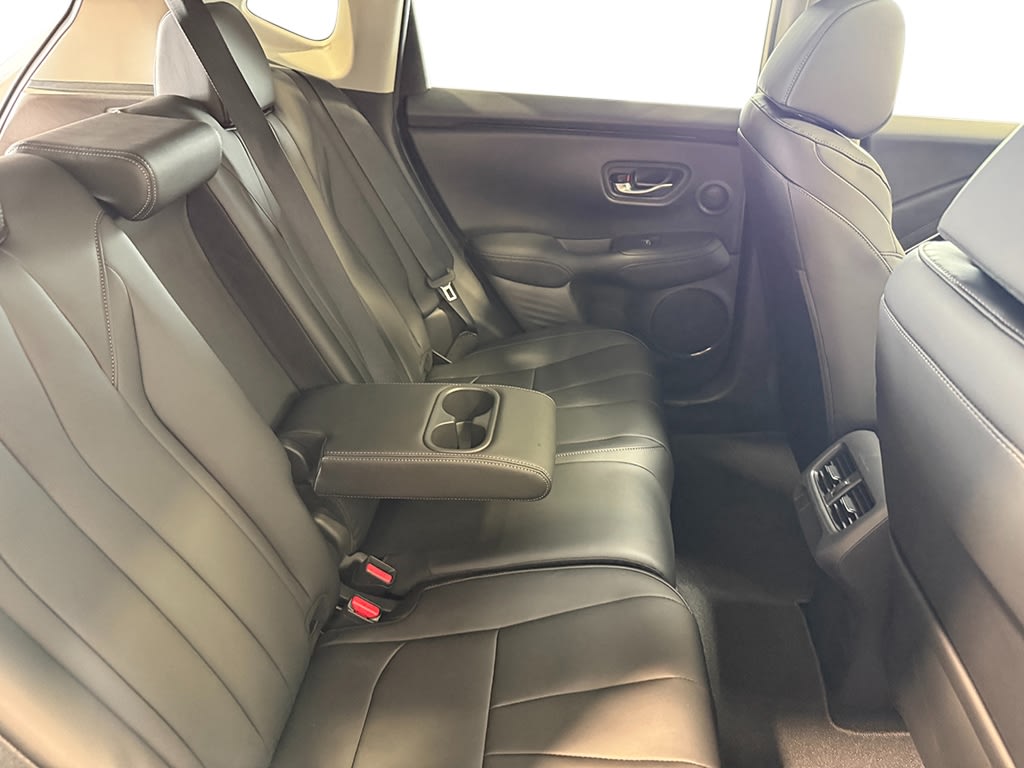 2025 Acura ADX  33