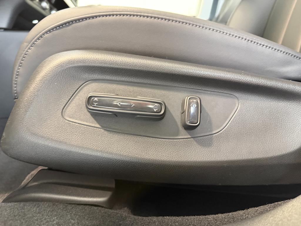 Thumbnail: 2025 Acura ADX - 25