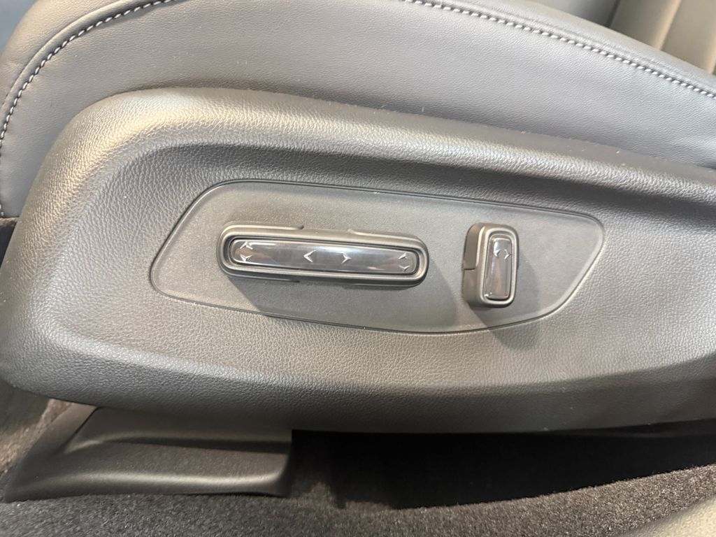 2025 Acura ADX  24