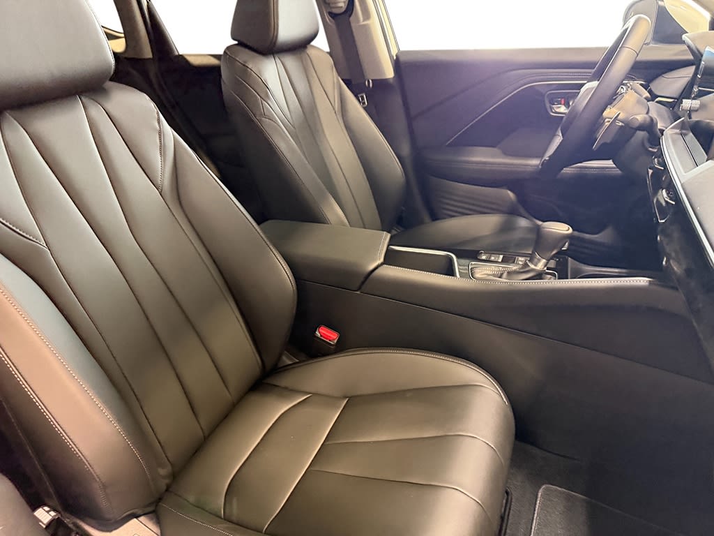 2025 Acura ADX  12