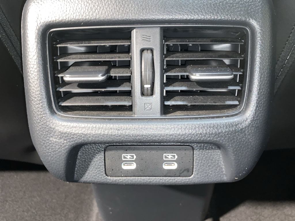 Thumbnail: 2025 Acura ADX - 25