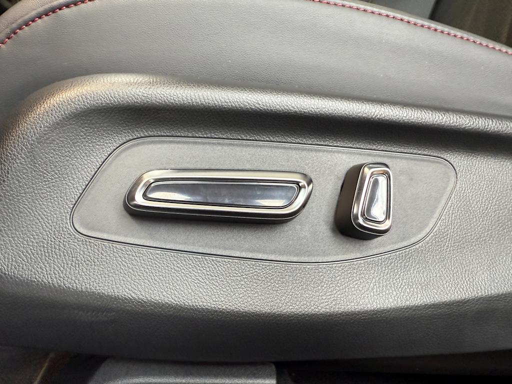 Thumbnail: 2025 Acura ADX - 25