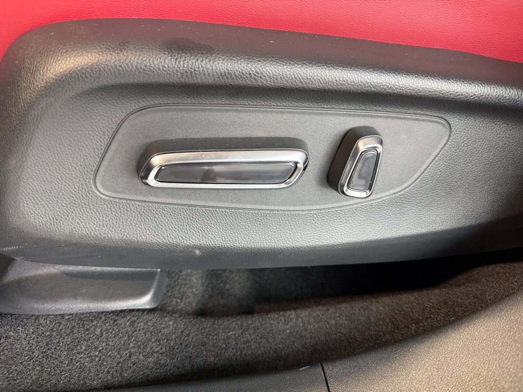 Thumbnail: 2025 Acura ADX - 24