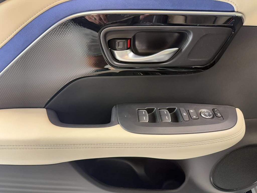 Thumbnail: 2025 Acura ADX - 28