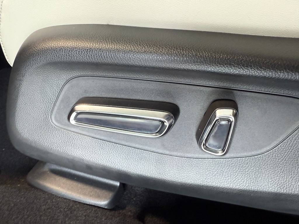 Thumbnail: 2025 Acura ADX - 25