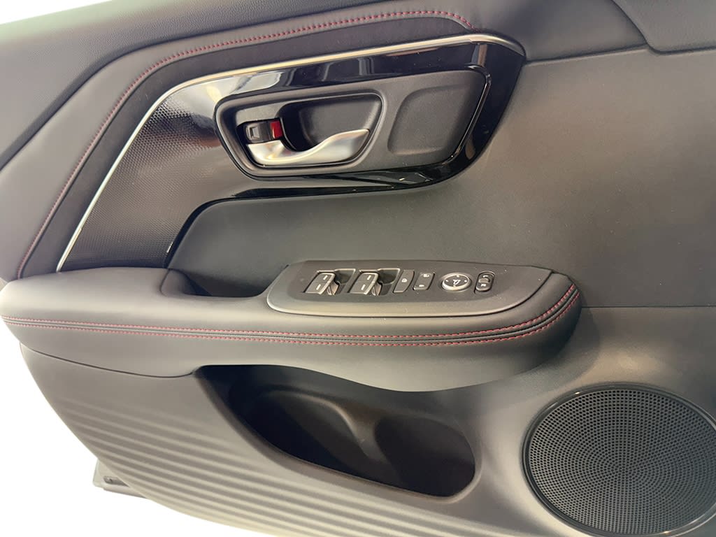 Thumbnail: 2025 Acura ADX - 27