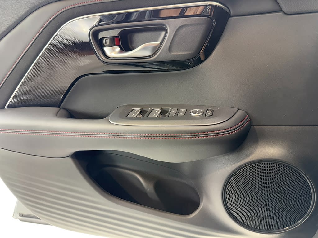 Thumbnail: 2025 Acura ADX - 27