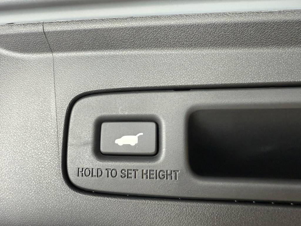 Thumbnail: 2025 Acura ADX - 33