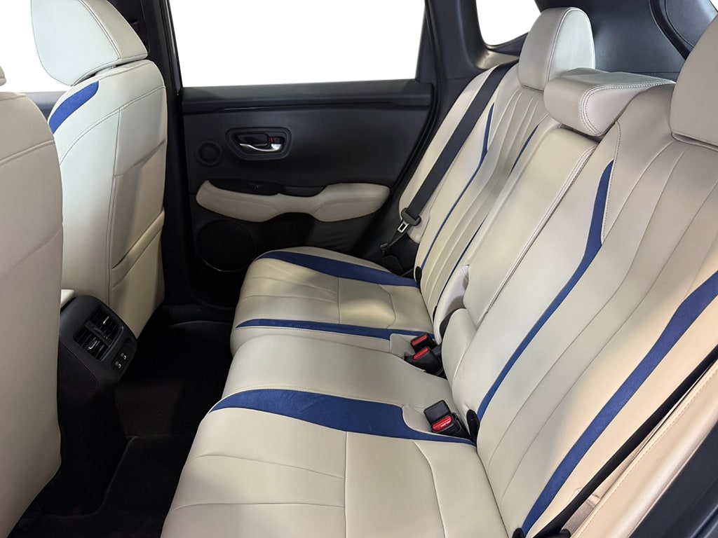 Thumbnail: 2025 Acura ADX - 13