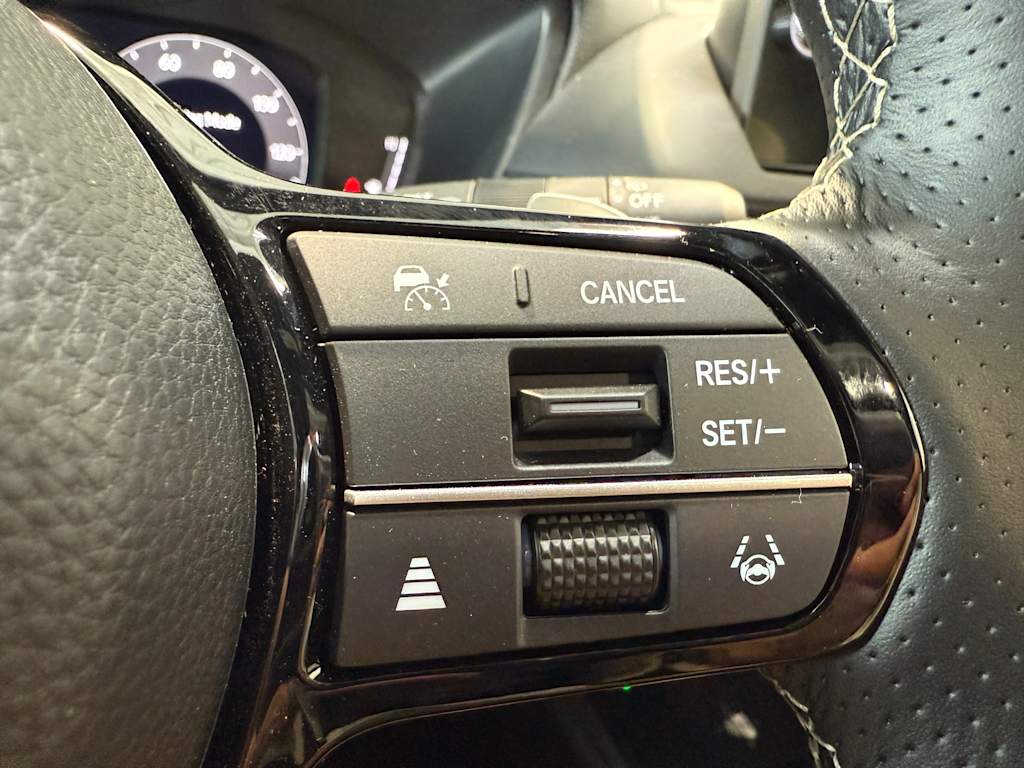 Thumbnail: 2025 Acura ADX - 25