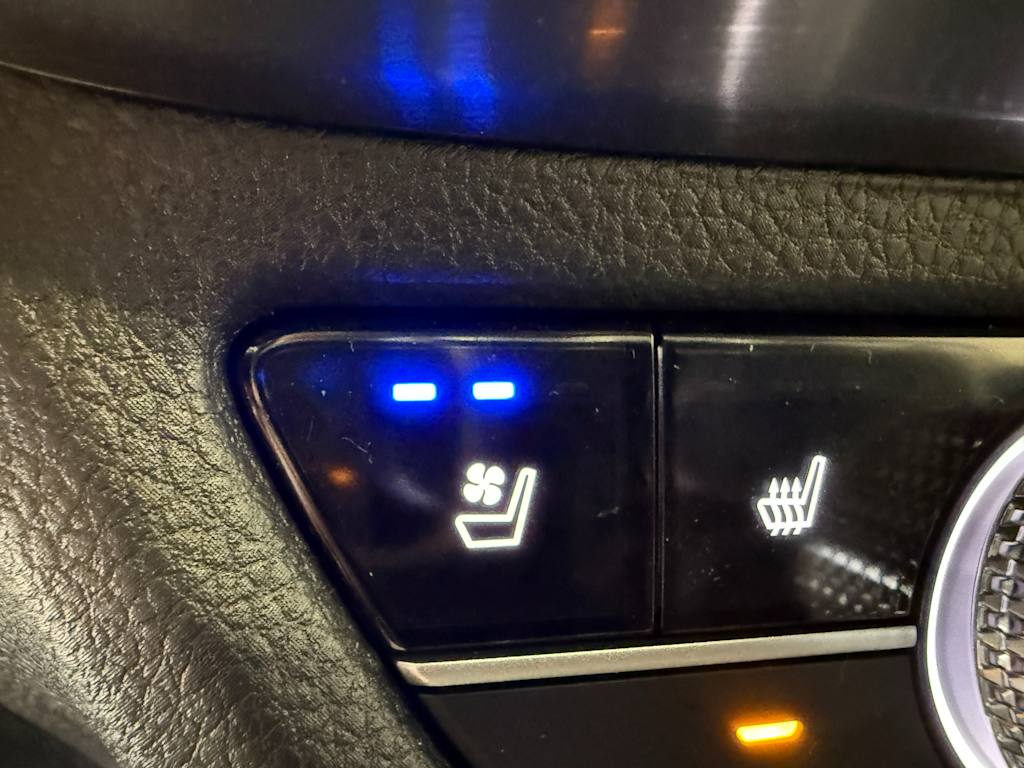 Thumbnail: 2025 Acura ADX - 27