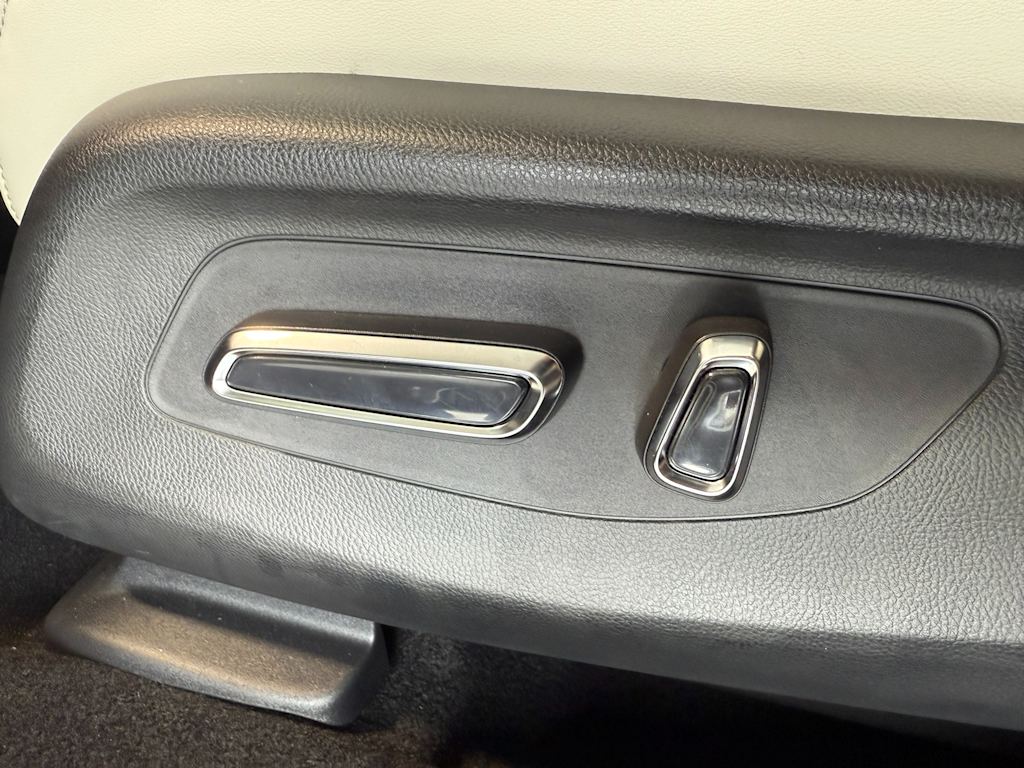 Thumbnail: 2025 Acura ADX - 25