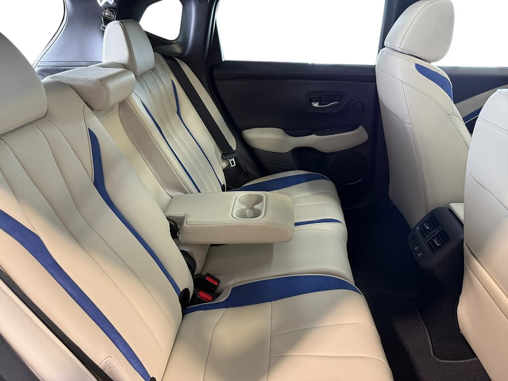 Thumbnail: 2025 Acura ADX - 36