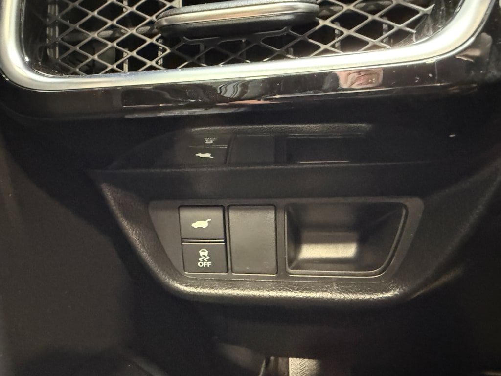 Thumbnail: 2025 Acura ADX - 27