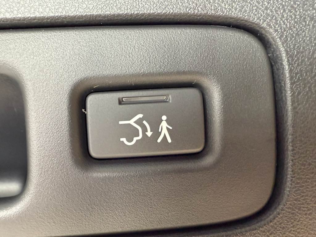 Thumbnail: 2025 Acura ADX - 32