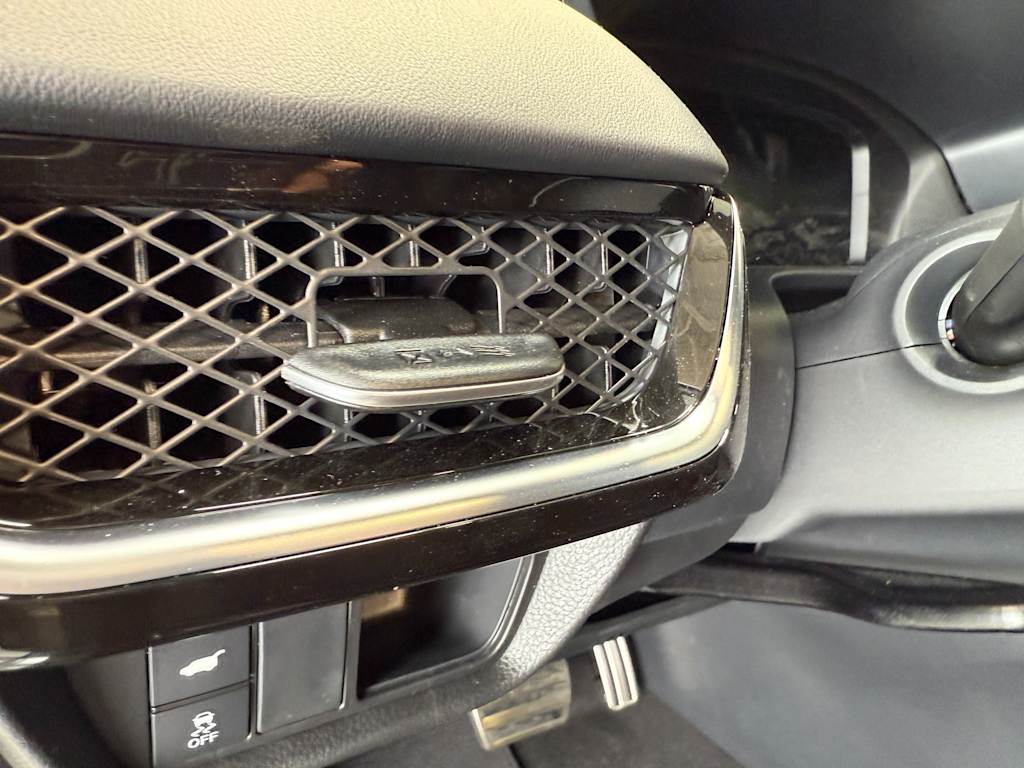 Thumbnail: 2025 Acura ADX - 28