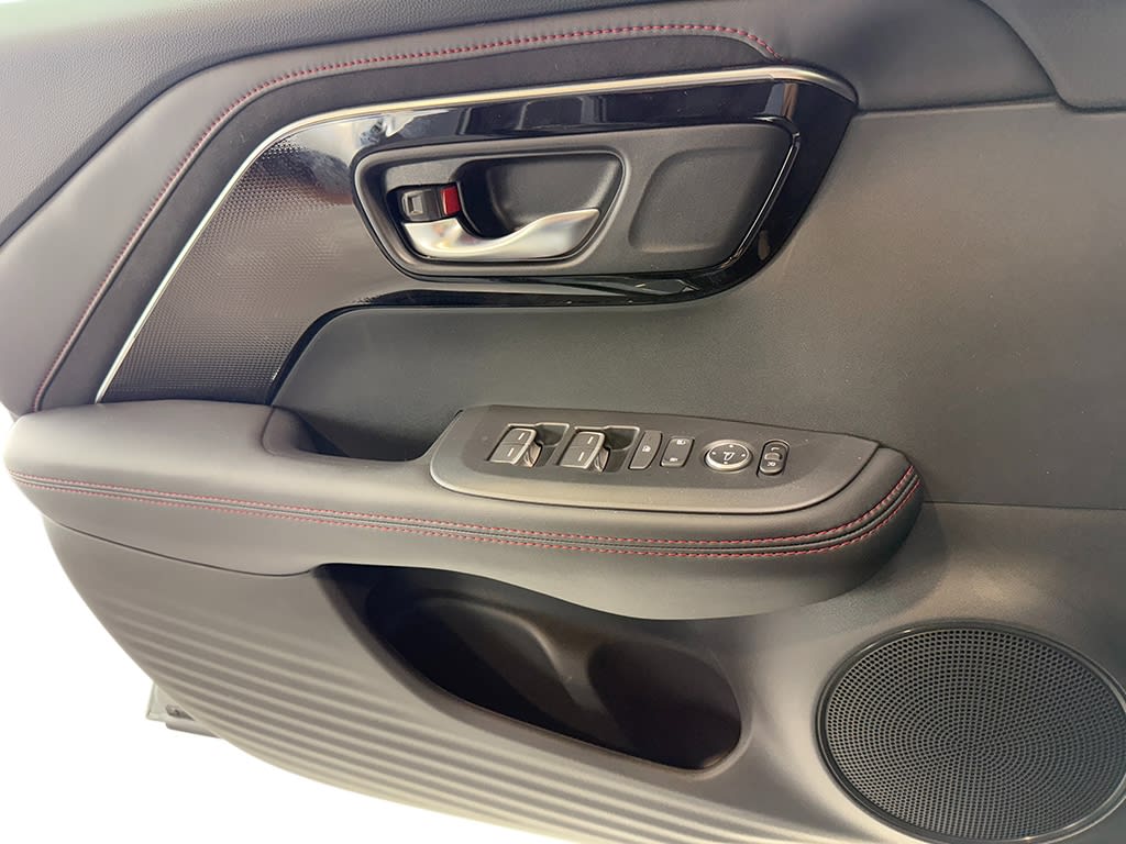 Thumbnail: 2025 Acura ADX - 27