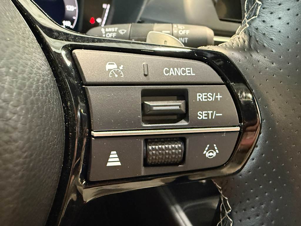 Thumbnail: 2025 Acura ADX - 25