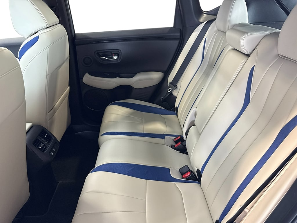 Thumbnail: 2025 Acura ADX - 13