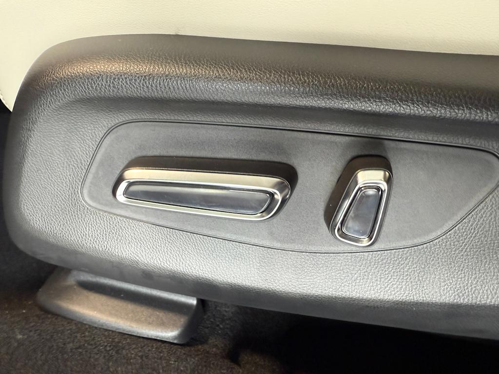 Thumbnail: 2025 Acura ADX - 26