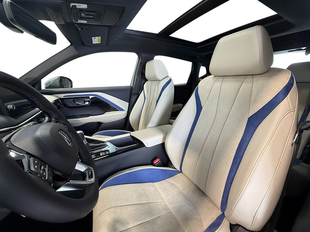 Thumbnail: 2025 Acura ADX - 11