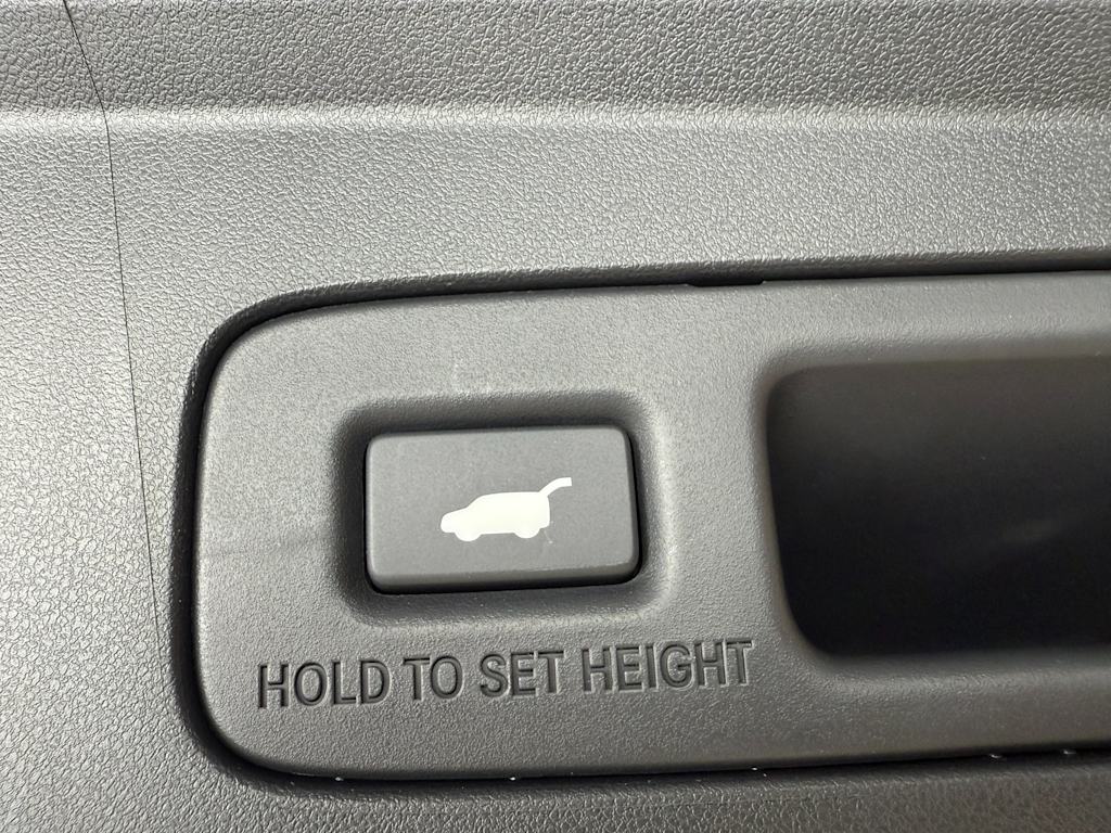 Thumbnail: 2025 Acura ADX - 33