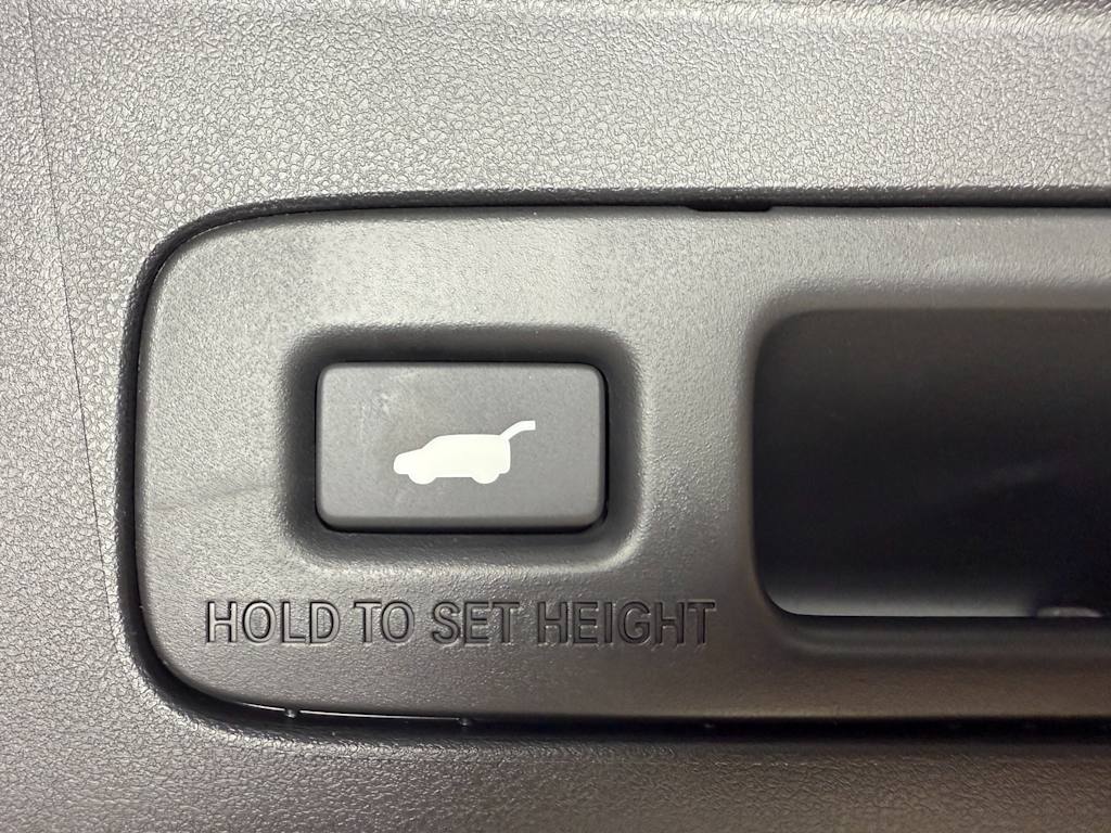 Thumbnail: 2025 Acura ADX - 33