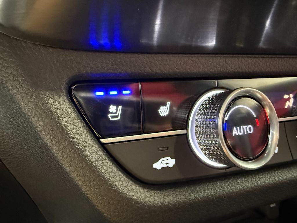 Thumbnail: 2025 Acura ADX - 26