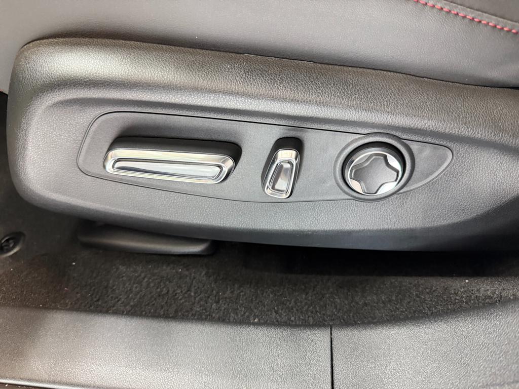 Thumbnail: 2025 Acura ADX - 25