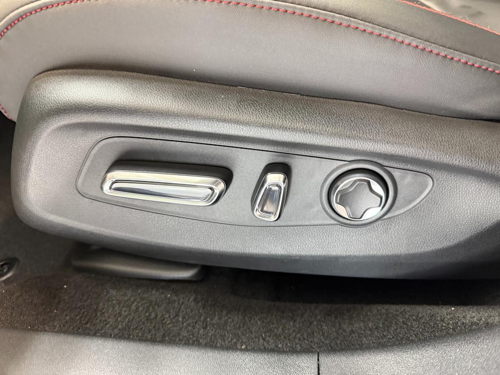 Thumbnail: 2025 Acura ADX - 25