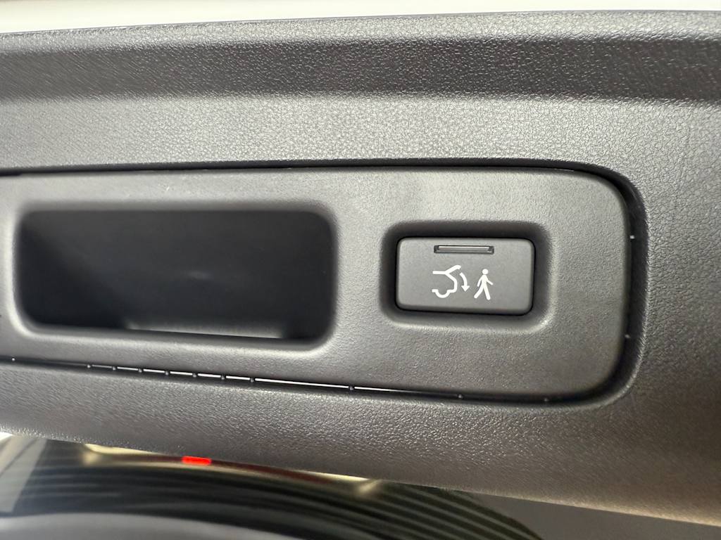 Thumbnail: 2025 Acura ADX - 33