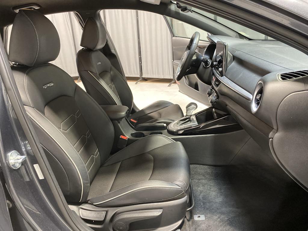 Thumbnail: 2023 Kia Forte - 21