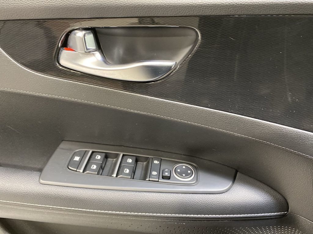 Thumbnail: 2023 Kia Forte - 23