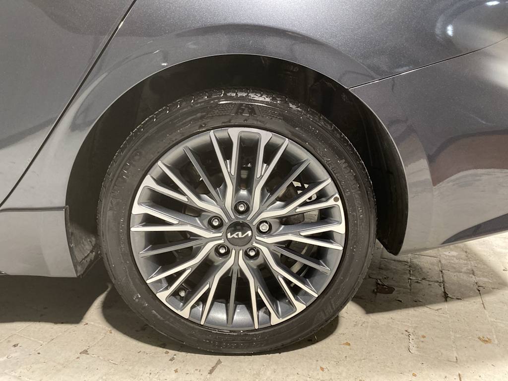 Thumbnail: 2023 Kia Forte - 8