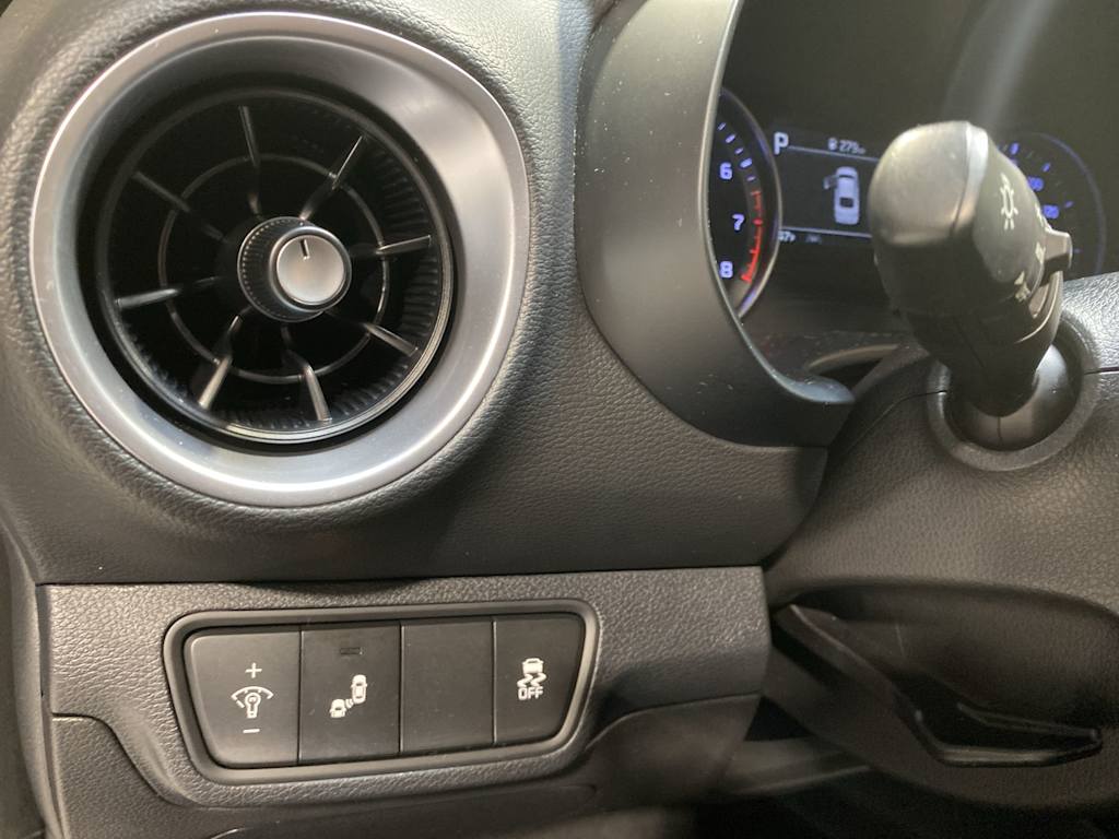 Thumbnail: 2023 Kia Forte - 24