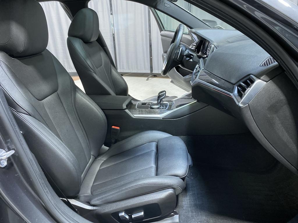 Thumbnail: 2021 BMW 3 Series - 21