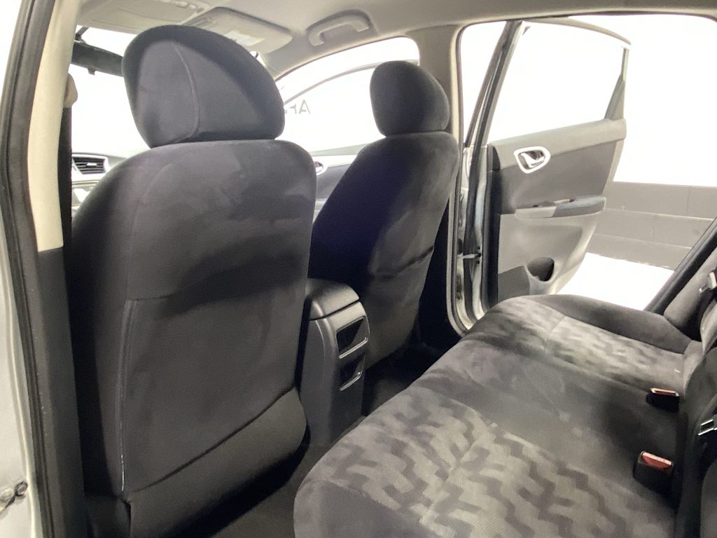 Thumbnail: 2013 Nissan Sentra - 13