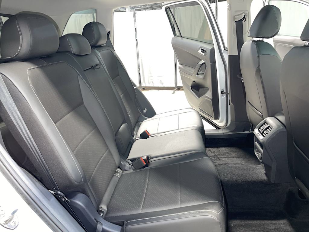 Thumbnail: 2019 Volkswagen Tiguan - 19