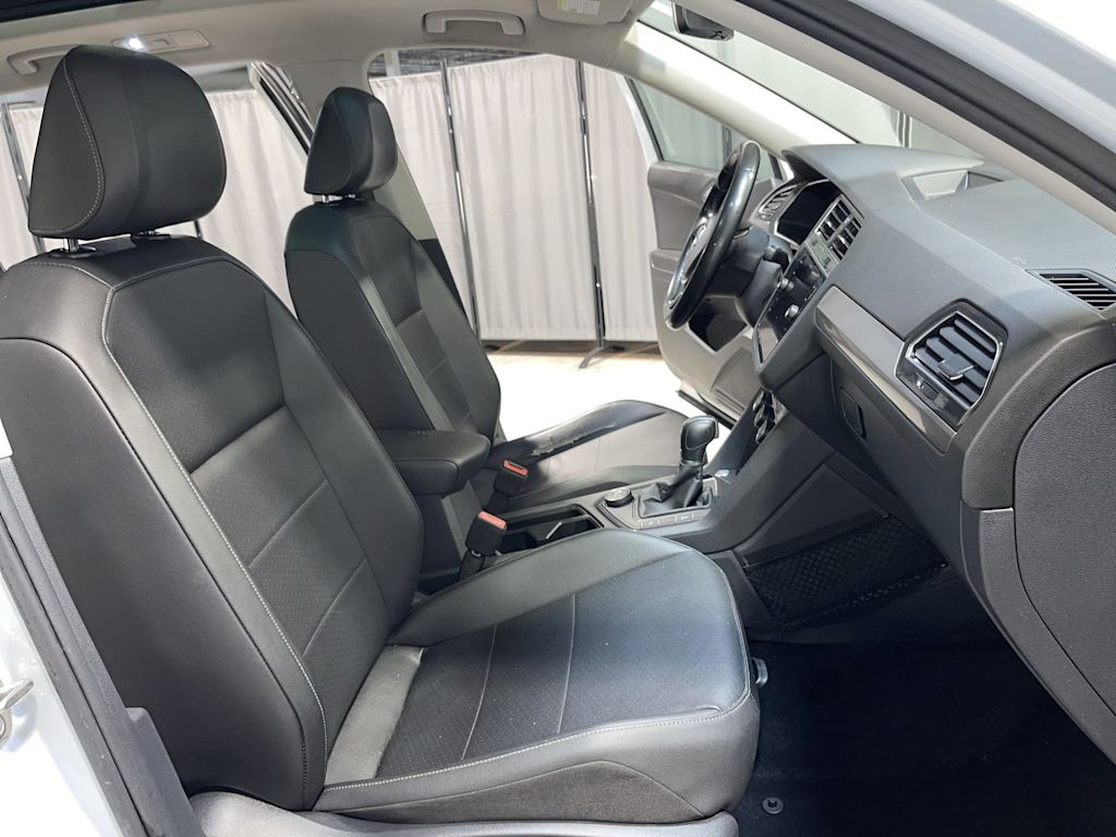 Thumbnail: 2019 Volkswagen Tiguan - 20
