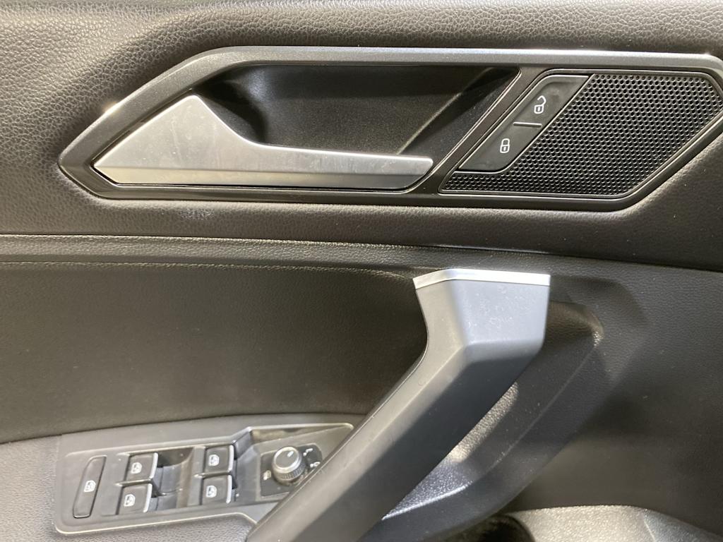 Thumbnail: 2018 Volkswagen Tiguan - 23