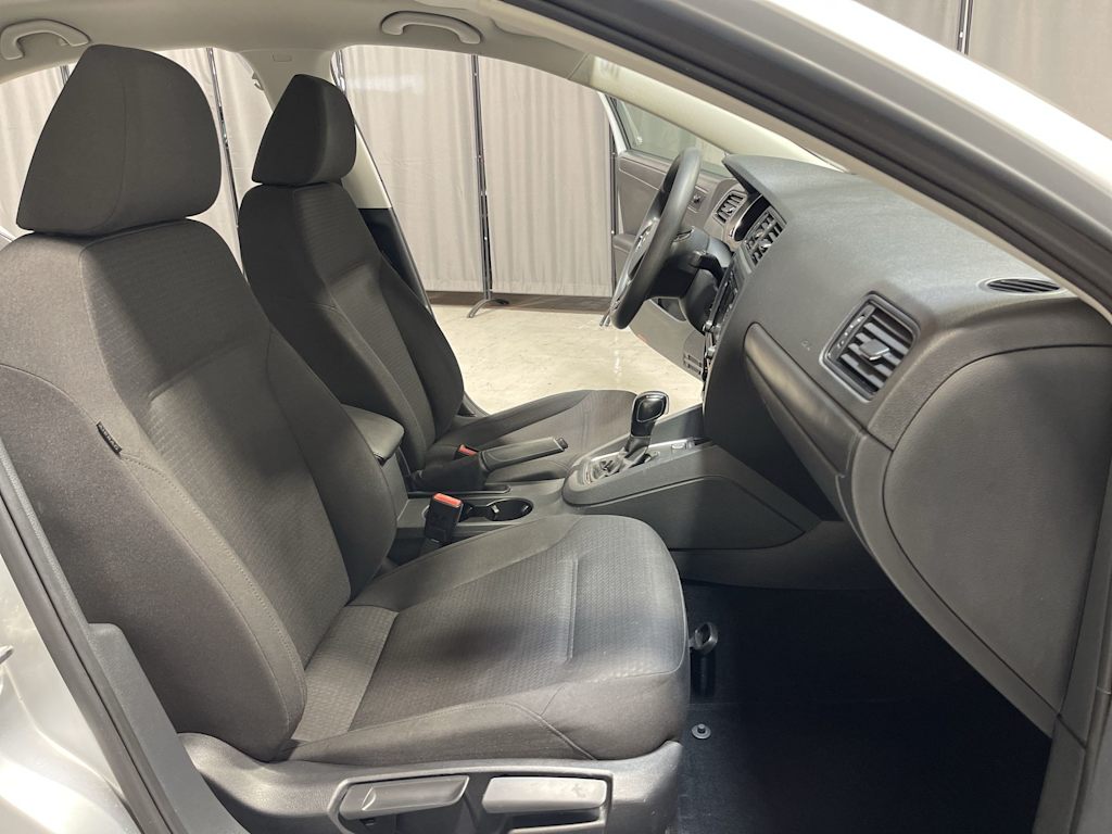 Thumbnail: 2015 Volkswagen Jetta - 21