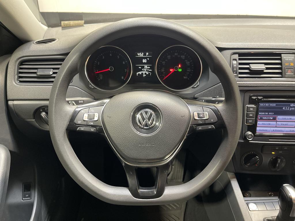 Thumbnail: 2015 Volkswagen Jetta - 10