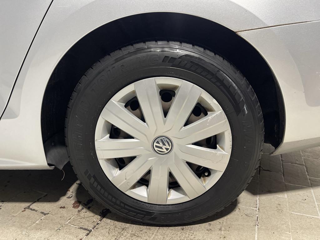 Thumbnail: 2015 Volkswagen Jetta - 8