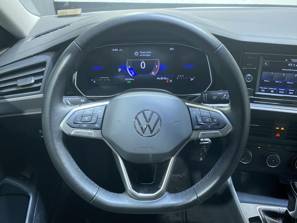 Thumbnail: 2024 Volkswagen Jetta - 10