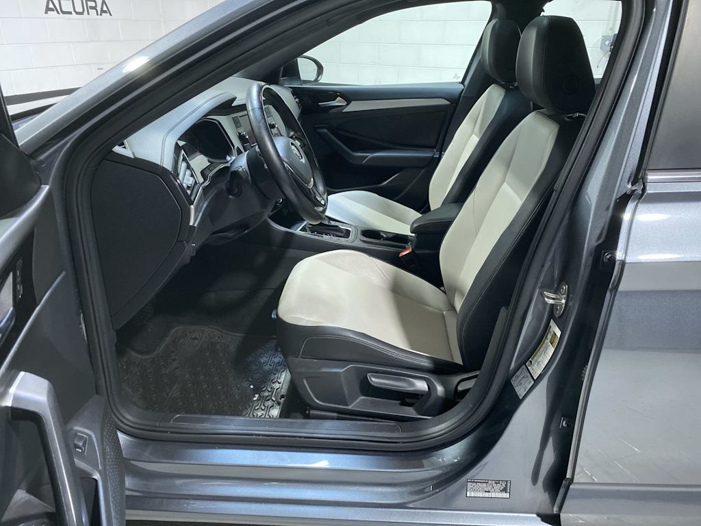 Thumbnail: 2019 Volkswagen Jetta - 11